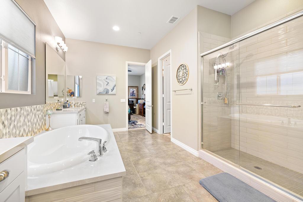 MLS #219132166DA img 0