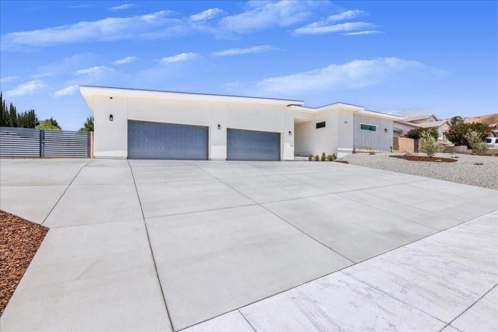 MLS #219132389PS img 0