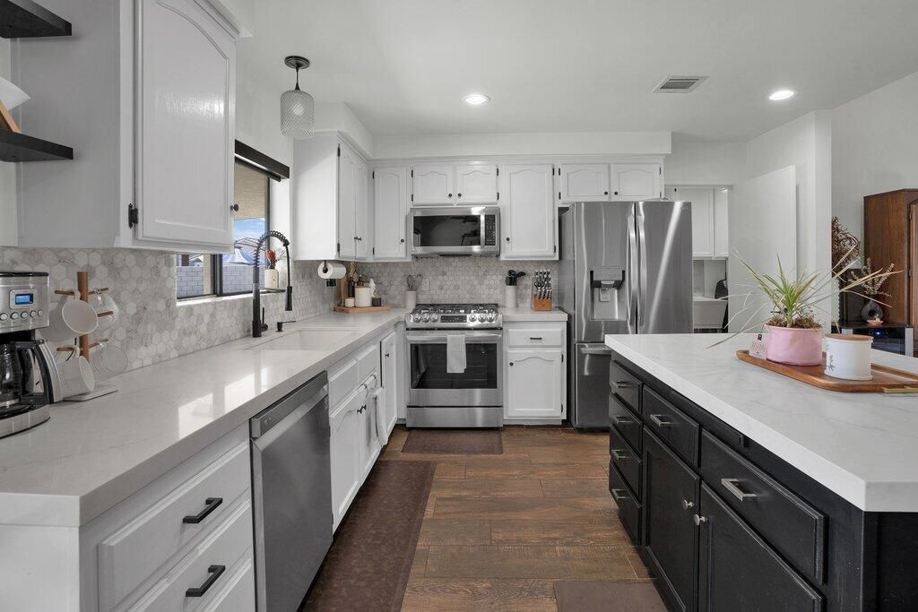 MLS #219133109DA img 0