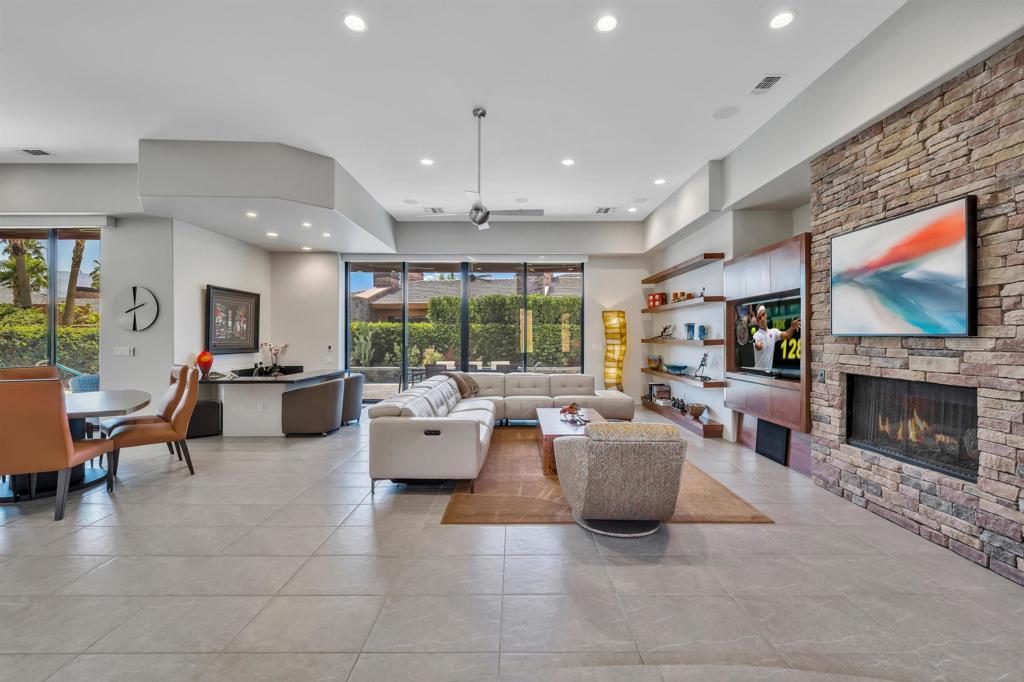 MLS #219145633DA image #0