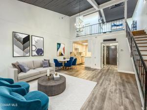 MLS #225004460 image #0