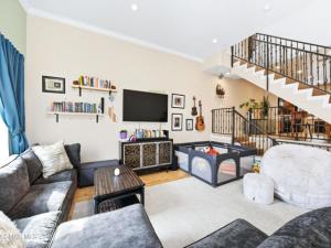 MLS #225005657 image #0