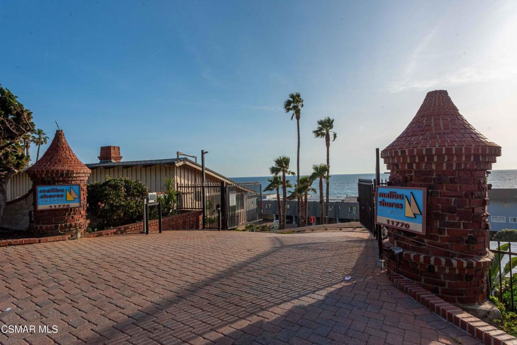 MLS #226004083 image #0