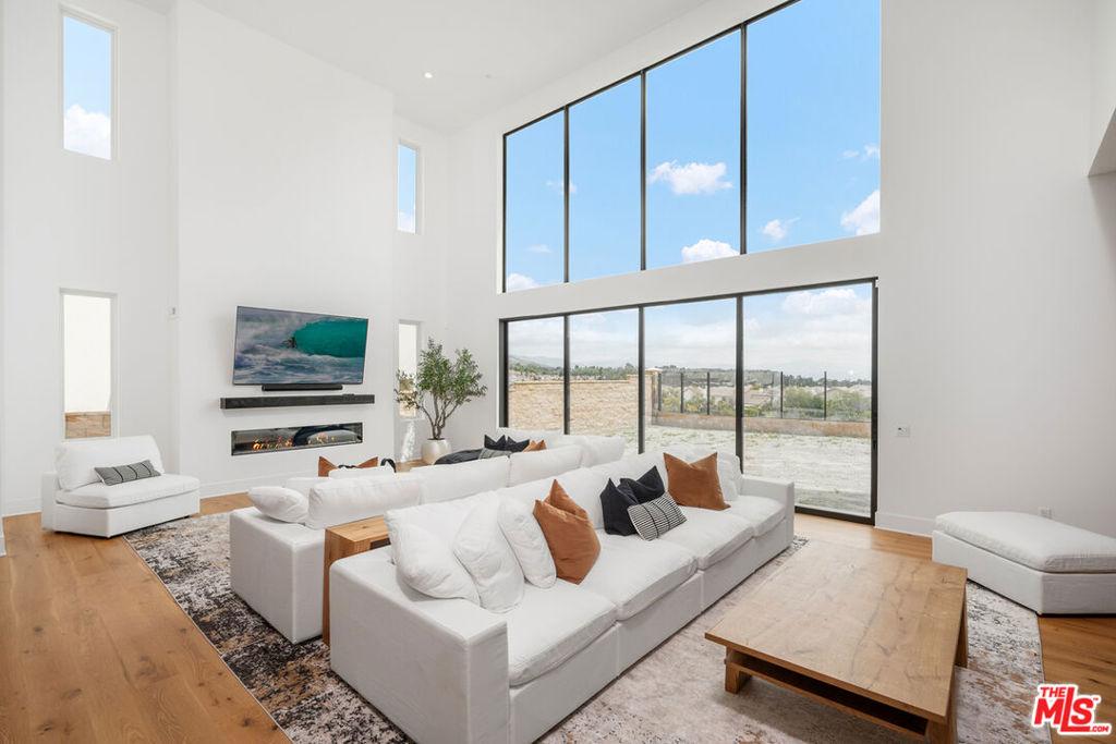 MLS #24405613 image #0