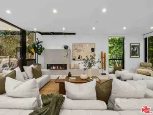 4000 Stansbury Avenue Sherman Oaks