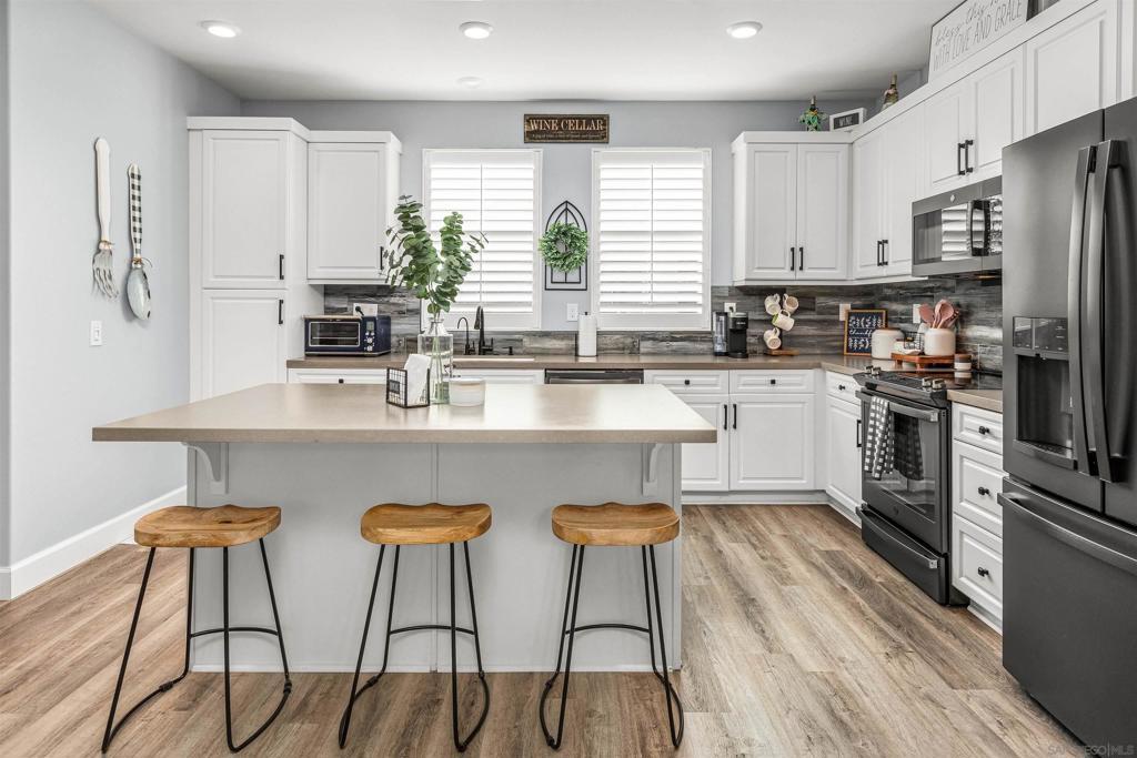 MLS #250021321SD image #0