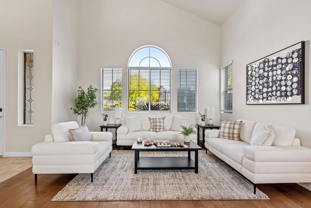 MLS #250027189SD img 0