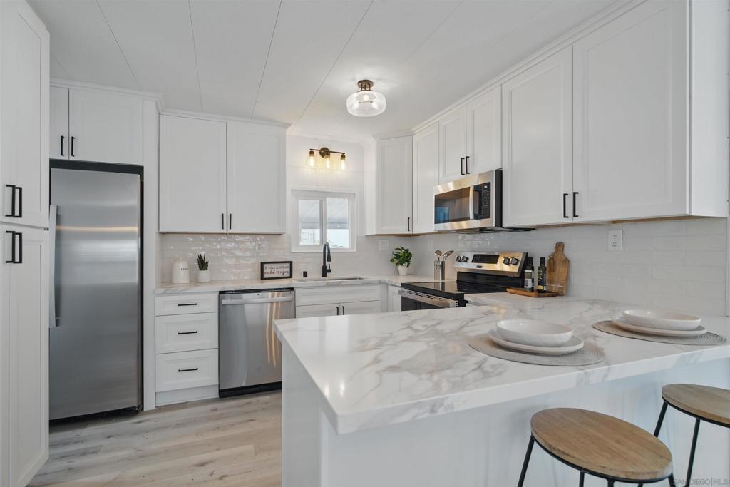 MLS #250027986SD image #0