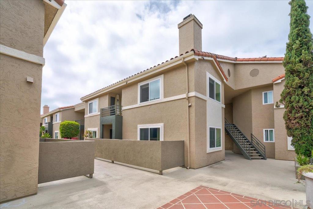 MLS #250028330SD img 0