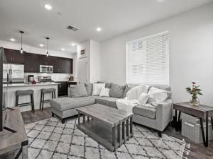 MLS #250028771SD image #0