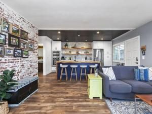 MLS #250030505SD image #0