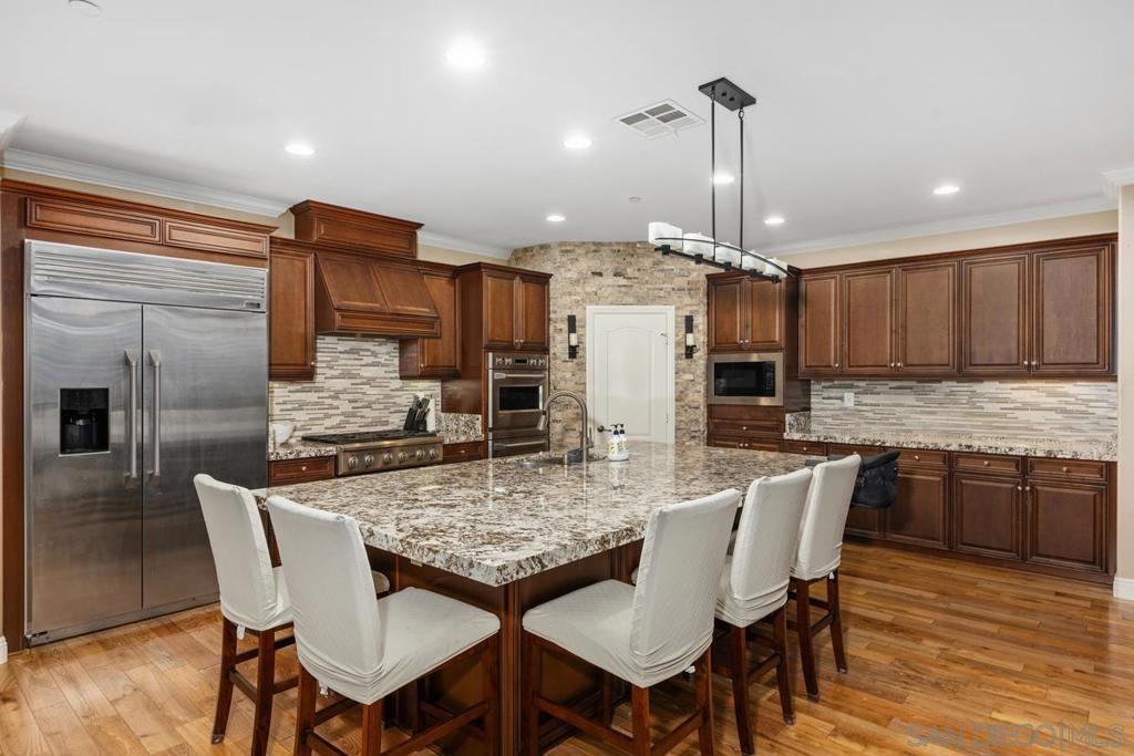 MLS #250030585SD img 0