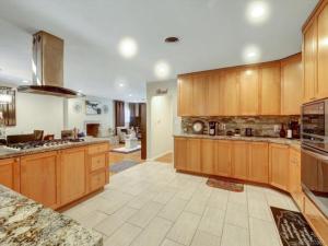 MLS #250032236SD image #0