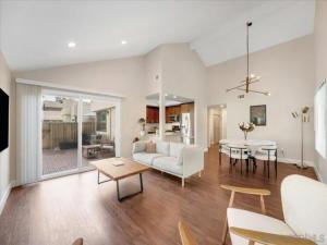 MLS #250032378SD image #0