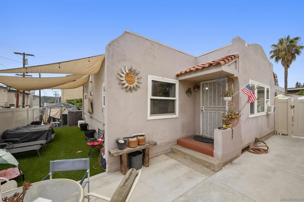 MLS #250032533SD img 0