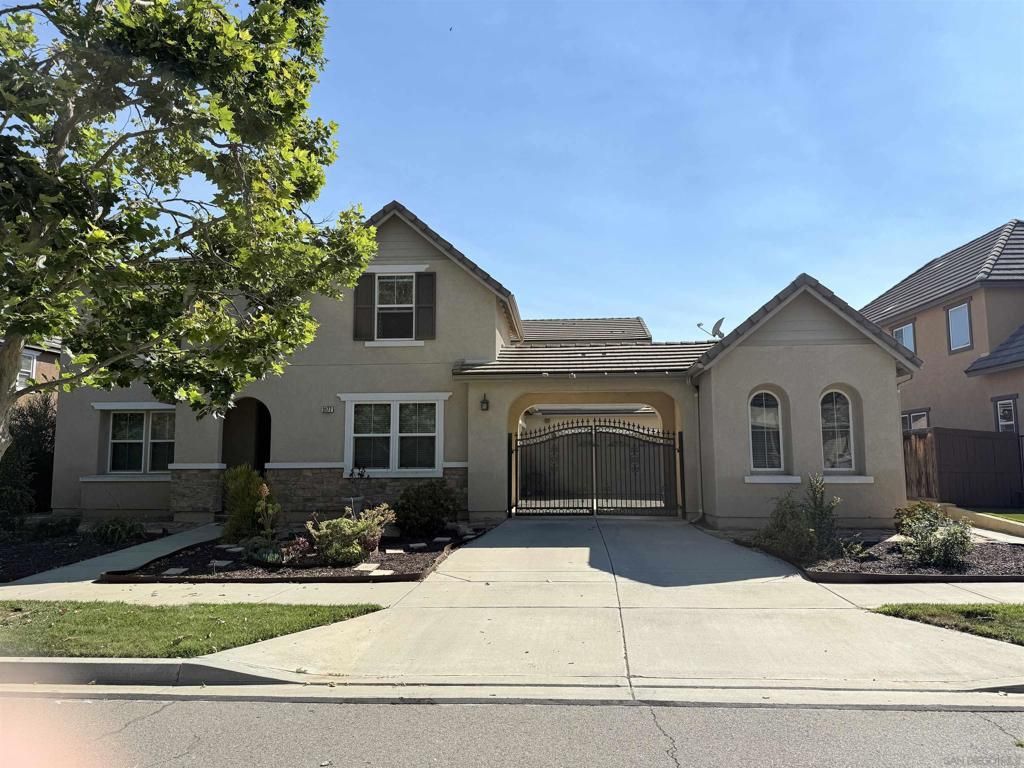 MLS #250032605SD image #0