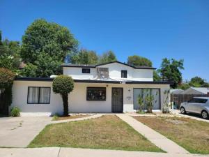 MLS #250032672SD image #0