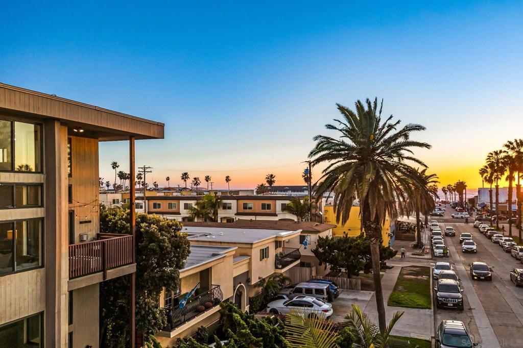 MLS #250032682SD img 0