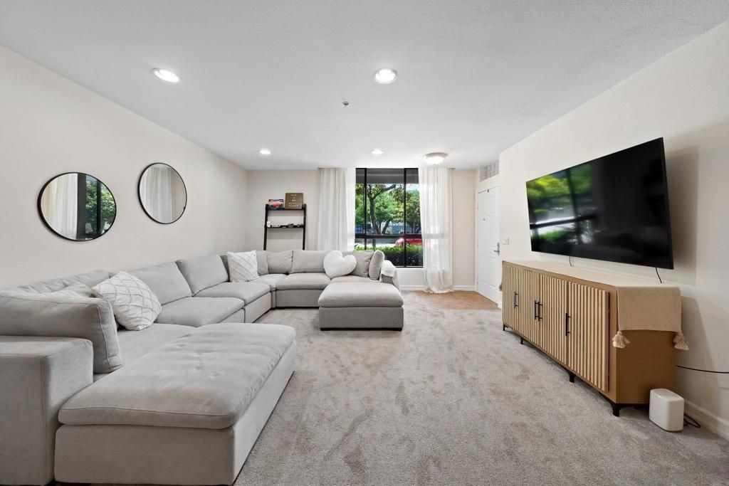 MLS #250032933SD image #0