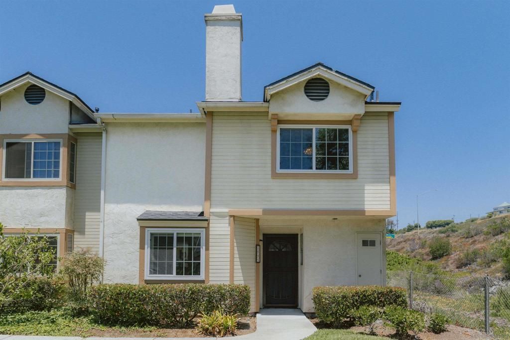 MLS #250033095SD img 0