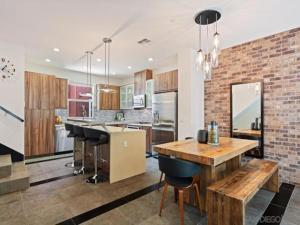 MLS #250033368SD image #0