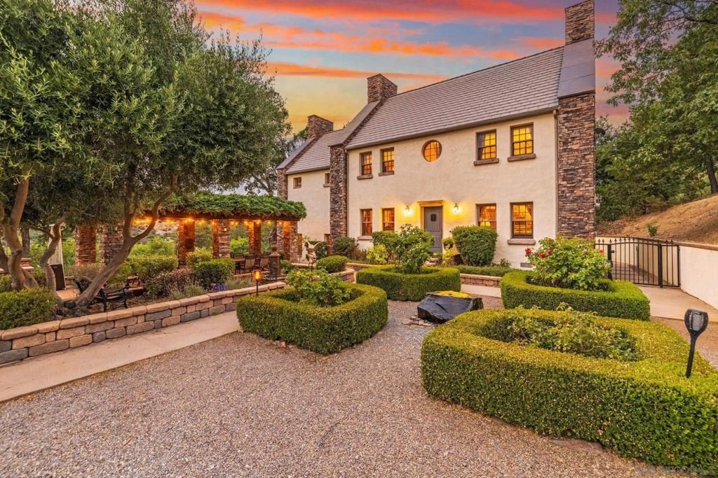 MLS #250033370SD image #0