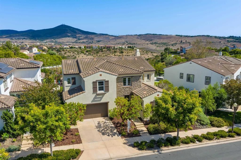 MLS #250033938SD img 0