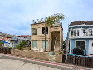 MLS #250034003SD image #0