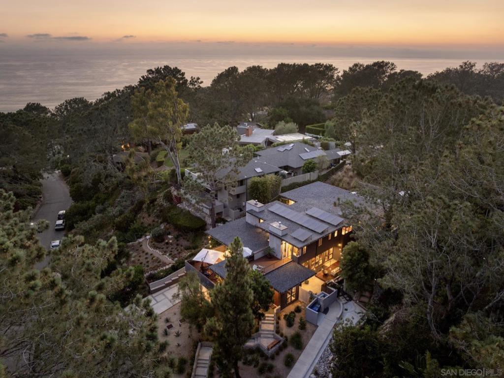 MLS #250034038SD image #0