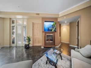 MLS #250034102SD image #0