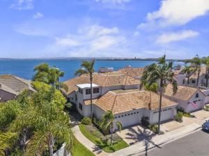 MLS #250034362SD image #0