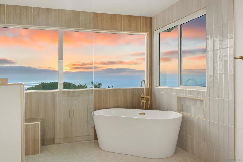 MLS #250035040SD image #0
