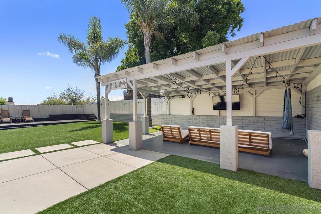 MLS #250035512SD img 0