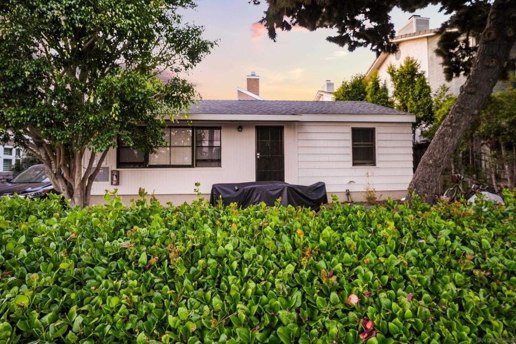 MLS #250035996SD img 0