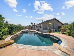 MLS #250036105SD image #0