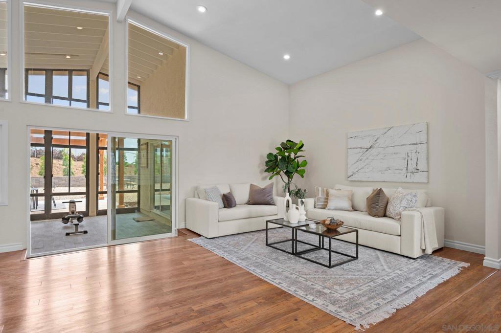 MLS #250036176SD img 0