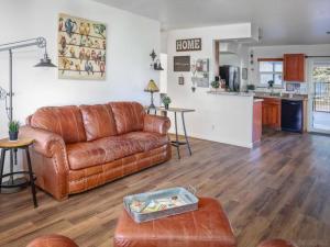 MLS #250036313SD image #0