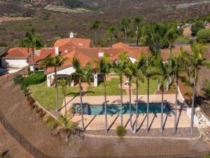 MLS #250036905SD image #0