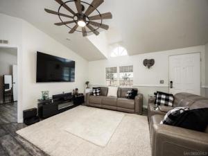 MLS #250036931SD image #0