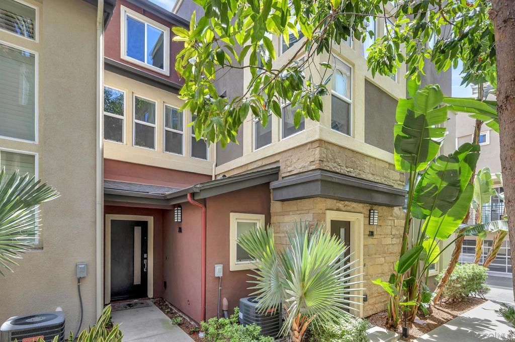 MLS #250036942SD image #0