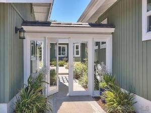 MLS #250037174SD image #0