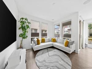 MLS #250037272SD image #0