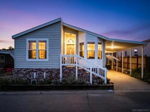 MLS #250037307SD image #0