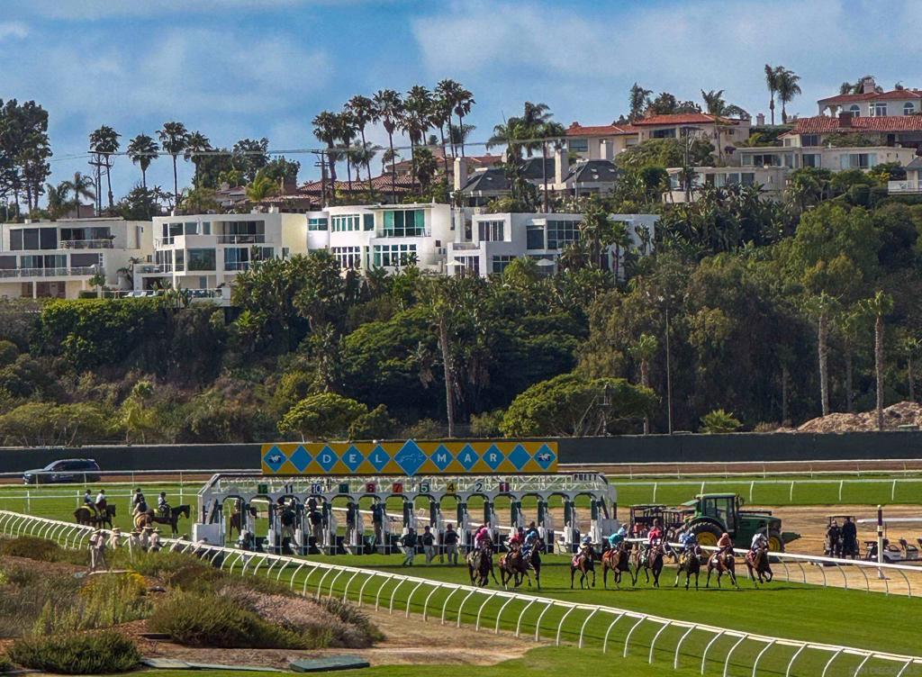 MLS #250037482SD image #0