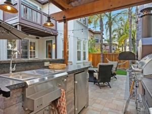 MLS #250037592SD image #0