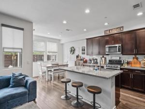 MLS #250037934SD image #0