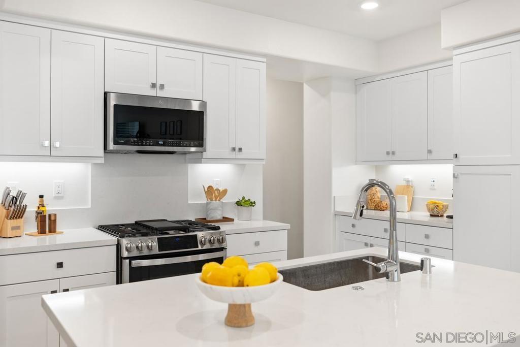 MLS #250037943SD image #0