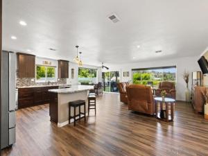 MLS #250038256SD image #0