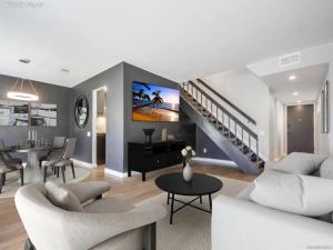 MLS #250038493SD image #0