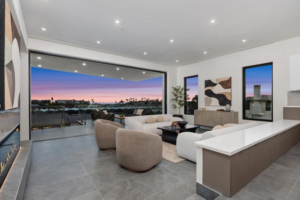 MLS #250038582SD image #0